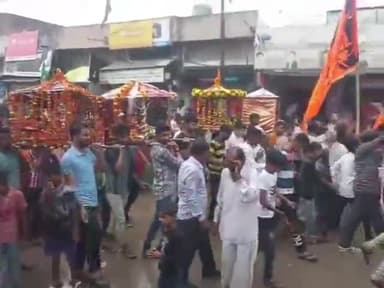 रियां बड़ी: पादुकला में जलझूलनी एकादशी पर्व पर भगवान की निकाली गई शोभायात्रा, ग्रामीणों ने पुष्प वर्षा कर किया अभिनंदन