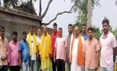 निरसा/चिरकुंडा: निरसा के सिंदरी मोड में भारतीय जनता पार्टी ने पंडित दीनदयाल उपाध्याय की मनाई जयंती