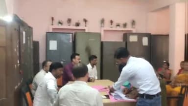 रफीगंज: रफीगंज नगर पंचायत कार्यालय में प्रधानमंत्री शहरी आवास योजना के तहत 15 लाभुकों को मिला आवास