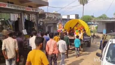 गुना: म्याना में डोल ग्यारस पर गणेश प्रतिमाओं का चल समारोह निकालकर सिंध नदी में किया गया विसर्जन, पुलिस जवान रहे तैनात