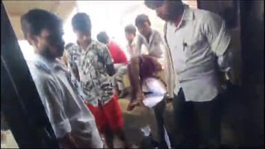 बलरामपुर: मथुरा बाजार में जनसेवा केंद्र व किराने की दुकान में लगी आग, लाखों रुपए के सामान का हुआ नुकसान