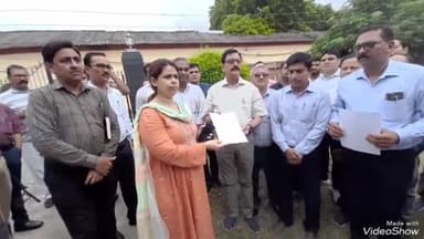 सुल्तानपुर: डॉक्टर की हत्या का मामला गर्माया, जिले के डॉक्टरों ने की डीएम से निष्पक्ष जांच की मांग