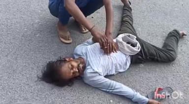 एटा: जीटी रोड स्थित नेहरू नगर के सामने अज्ञात वाहन की चपेट में आने से साइकिल सवार व्यक्ति सड़क पर गिरकर हुआ घायल