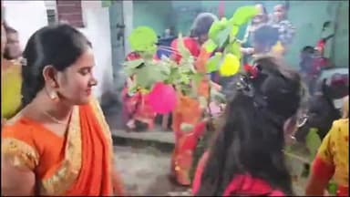 गिरिडीह: कर्बला रोड समेत विभिन्न इलाकों में धूमधाम से सोमवार शाम मनाया गया कर्मा पर्व,बहनों ने नृत्य कर मांगी भाइयों के लिए दुवा।