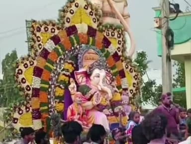 కొండపి: పాకల సముద్ర తీరంలో వినాయక విగ్రహాల నిమజ్జనం పోలీసులు బందోబస్తు