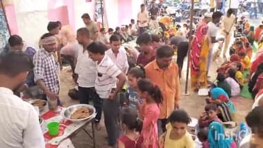 औरैया: दिबियापुर के सेहूद मंदिर के समीप हनुमान भक्तों ने बुढ़वा मंगल के पावन पर्व पर कराया विशाल भंडारा,लोगो की भारी उमड़ी भीड़