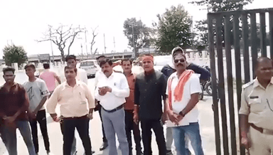 सिंगरौली: शिव सैनिकों ने सीधी जिले के जिला अध्यक्ष पर हुई जिला बदर की कार्रवाई को लेकर महामहिम राज्यपाल के नाम कलेक्टर को सौंपा ज्ञापन