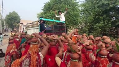 चरखी दादरी: गांव बीजना में शिव परिवार मूर्ति प्राण प्रतिष्ठा कार्यक्रम का हुआ आयोजन, गांव में  निकाली गई कलश यात्रा