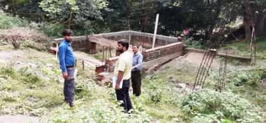 डोमचांच: उप विकास आयुक्त ऋतुराज के द्वारा डोमचांच प्रखण्ड सह अंचल क्षेत्र में की गई योजनाओं की समीक्षा