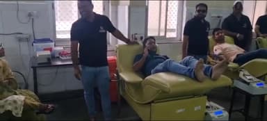सराड़ा: ब्लड बैंक MB चिकित्सालय में द रॉयल मंसूरी यूथ(मंसूरी समाज) के द्वारा आयोजित दूसरे रक्तदान शिविर में 72 यूनिट हुआ रक्तदान