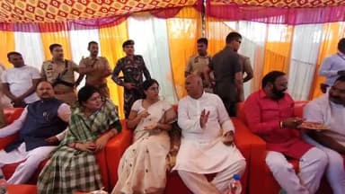 मड़ियाहू: मलाई गांव पहुचीं #अनुप्रिया पटेल, शोकाकुल परिवार को बंधाया ढांढस

@apnadalofficial @anupriyaspatel