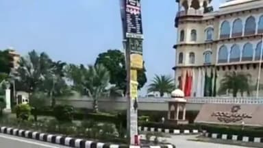 करनाल: नूर महल के सामने दो गुटों में हुआ झगड़ा, पुलिस ने मौके पर पहुंचकर की जांच शुरू