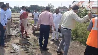 नलखेड़ा: नलखेड़ा के बगलामुखी मंदिर में जिला प्रशासन व स्थानीय प्रशासन ने चलाया स्वच्छता अभियान, सफाई कर्मचारियों को किया सम्मानित