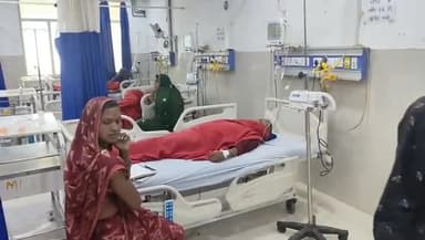 झालरापाटन: कुम्हार मोहल्ले में गृह क्लेश से तंग आकर नर्सिंग कर्मी ने फंदा लगाकर जान देने की कोशिश की, अस्पताल में भर्ती