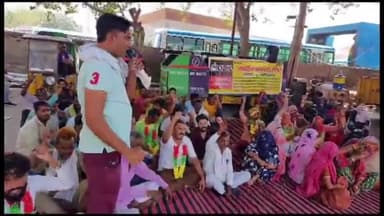 चरखी दादरी: अपनी लंबित मांगों को लेकर सफाई कर्मचारियों की दादरी नगर परिषद कार्यालय में दूसरे दिन भी जारी रही क्रमिक भूख हड़ताल