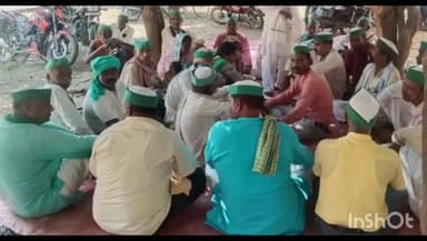 बलरामपुर: भारतीय किसान यूनियन के कार्यकर्ताओं ने कृषि भवन गेट पर किया प्रदर्शन