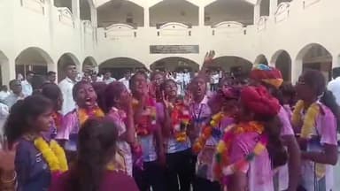 सांचोर: सांचौर की टीम ने फलोदी में हुई सॉफ्टबॉल प्रतियोगिता में जीता रजत पदक, गांव लौटने पर हुआ स्वागत