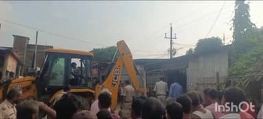 कृत्यानंद नगर: चम्पानगर मार्केट मे अवैध रूप से चल रहे आरा मिल को वन विभाग ने किया जब्त