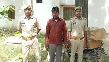 यूपी बलरामपुर में हरैया थाना की पुलिस ने अभियुक्त जोखू पासवान पुत्र शंभू निवासी साईं पुरवा तेंदुआ नगर के पास दो बोटा जंग