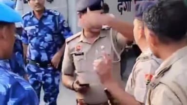 करनाल: सेक्टर 32, 33 थाना से रैपिड एक्शन फॉर्स और जिला पुलिस की टीम द्वारा निकाला गया फ्लैग मार्च