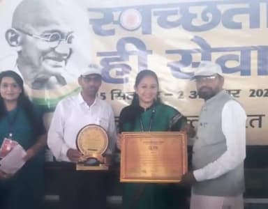 कांकेर: ग्राम पंचायत कोडागांव क़ो स्वच्छता में उत्कृष्ट प्रदर्शन करने पर किया गया सम्मानित