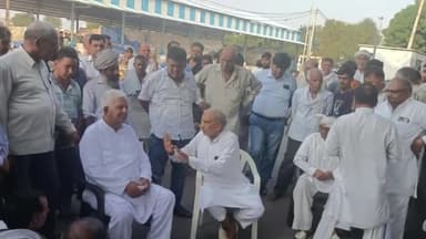 चरखी दादरी: पूर्वमंत्री सतपालसांगवान ने दादरीमंडी का किया दौरा,कहा-बाजराखरीद में अनापशनाप शर्तें लगाकर किसानों को किया जा रहा परेशान