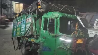 हाथरस: गंगा में अस्थि विसर्जन कर आगरा घर जारहे थ्री व्हीलर ऑटो रिक्शा सवार लोगों को ट्रक ने इगलास बाईपास चौराहे पर मारी टक्कर