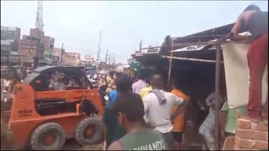 सिलाव: सिलाव बाईपास में नगर पंचायत द्वारा पुलिस के सहयोग से हटाया गया अतिक्रमण