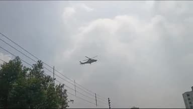 हाथरस: डिप्टी सीएम केशव प्रसाद मौर्य हेलीकॉप्टर से पहुंचे हाथरस, भाजपा कार्यालय पर जनप्रतिनिधियों व कार्यकर्ताओं के साथ की बैठक