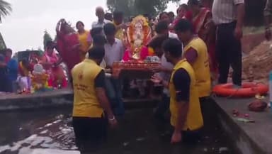 गिर्वा: जिला कलेक्टर व नागरिक सुरक्षा विभाग के निर्देश पर गणगौर घाट और दूध तलाई पर तैनात किये गए 10 गोताखोर