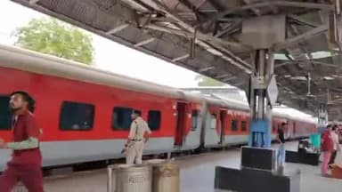 इटारसी: इटारसी पश्चिम मध्य रेलवे से प्राप्त जानकारी अनुसार जबलपुर कोयंबटूर जबलपुर साप्ताहिक स्पेशल ट्रेन की बढ़ाई गई संचालन अवधि