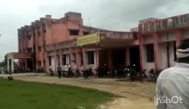 गोंडा: इटियाथोक कस्बे में अवैध क्लीनिक पर स्वास्थ्य विभाग के अधिकारियों ने टीम बनाकर की छापेमारी