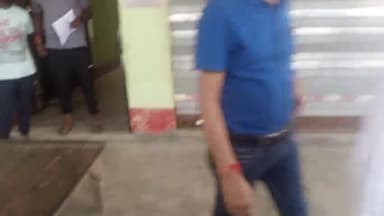 निघासन #स्वास्थ्य_विभाग का डांगा चौराहे पर #ताबड़तोड_छापा चल रहा अवैध #क्लीनिक  को किया सीज