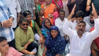 हुज़ूर: मप्र कांग्रेस कमेटी के सचिव मनोज शुक्ला के नेतृत्व में भोपाल एसडीएम कार्यालय का घेराव किया गया