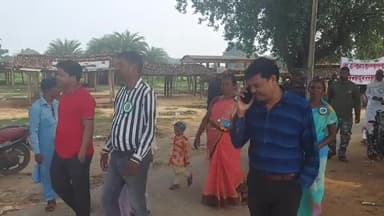 सिमडेगा: ईदमिलादुन्नबी पर्व पर तामड़ा गांव में मुस्लिम धर्मवालंबियों के द्वारा निकाली गई जुलूस सुरक्षा के रहे पुख्ता इंतजाम