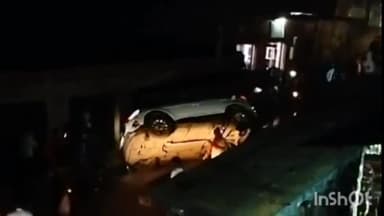 एत्मादपुर: ट्रांसयमुना क्षेत्र में पूर्व मंत्री दयाराम प्रजापति की कार पर गिरी हाइड्रा मशीन, पूर्व मंत्री दयाराम प्रजापति घायल