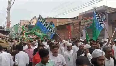 आरा: पैगम्बर मोहम्मद साहब के जन्मदिवस पर अबरपुल से निकाला गया भव्य जुलूस,अमन चैन की मांगी गई दुआ