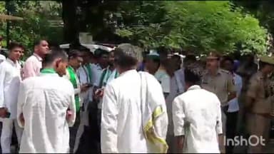 एटा: बारिश से खराब हुई फसलों के नुकसान सहित अन्य मांगों को लेकर कोतवाली नगर में भाकियू स्वतंत्र ने डिप्टी CM को सौंपा ज्ञापन