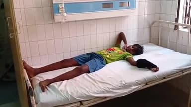 तमकुही राज: सुमही संग्राम में बच्चों के आपसी विवाद में एक किशोर का हाथ दो खण्ड में टूटा, गम्भीर स्थिति में जिला अस्पताल रेफर