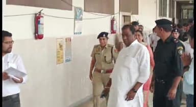 चरखी दादरी: लघु सचिवालय में जिला कष्ट निवारण समिति की हुई बैठक, श्रम एवं रोजगार मंत्री अनूप धानक ने की शिरकत