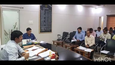 बलरामपुर: जिलाधिकारी ने कलेक्ट्रेट में किया   जिला उद्योग बंधु की बैठक