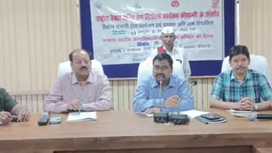 चायल: मुख्य चिकित्साधिकारी सभागार में जिलाधिकारी ने की गोल्डन कार्ड बनाए जाने की प्रगति की समीक्षा, दिए निर्देश