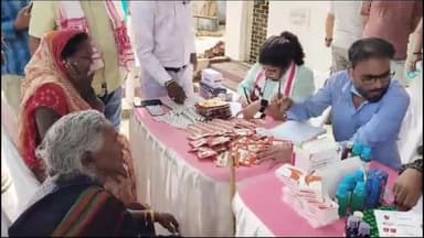गिरिडीह: भाजपा की ओर से सेवा पखवाड़ा के तहत पचंबा दुर्गा स्थान परिसर में लगाया गया स्वास्थ जांच शिविर।।