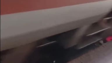 सिधाव: बगहा स्टेशन पर एक युवक के ऊपर से गुजरी सत्याग्रह एक्सप्रेस ट्रेन, युवक सही सलामत बचा