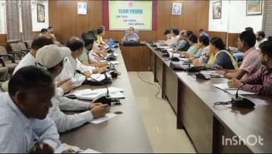 पन्ना: कलेक्टर की अध्यक्षता में राजस्व अधिकारियों की हुई बैठक लंबित राजस्व प्रकरणों के अविलंब निराकरण के दिए निर्देश दिए।