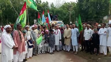 अजयगढ़: अपनी शानो शौकत से अजयगढ में निकला जश्ने ईद मिलादुन्नवी का जलसा
काबा शरीफ मदीनाशरीफ व मस्जिदे अक्सा के रोजे ने बक्सी रौनक