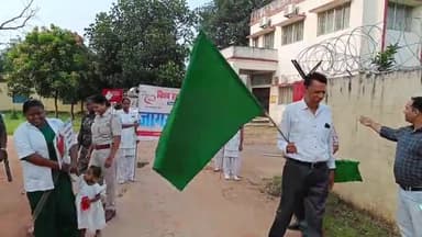 सिमडेगा: सदर अस्पताल परिसर से विश्व हृदय दिवस पर निकाली गई जागरूकता रैली