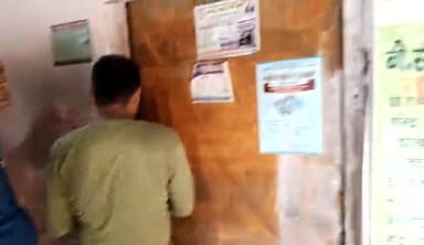 #स्वास्थ्य_विभाग लगातार अवैध #हॉस्पिटल_क्लीनिक पर छापामारी जारी एक डांगा तथा दूसरा बेलापरसुआ में क्लीनिक  किया सीज