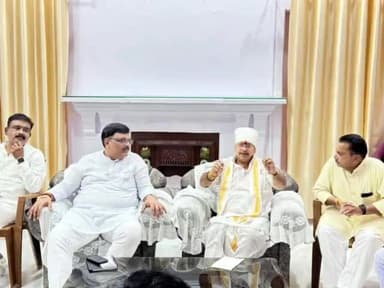 सागर नगर: उत्तर प्रदेश के कन्नौज से सांसद सुब्रत पाठक बने सागर जिला प्रभारी, सर्किट हाउस में चुनाव संचालन टोली की ली बैठक