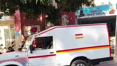 करनाल: पिचौलिया हेड नहर में मिले अनजान  व्यक्ति की डेड बॉडी पुलिस कब्जे में लेकर पहुंची ट्रॉमा सेंटर